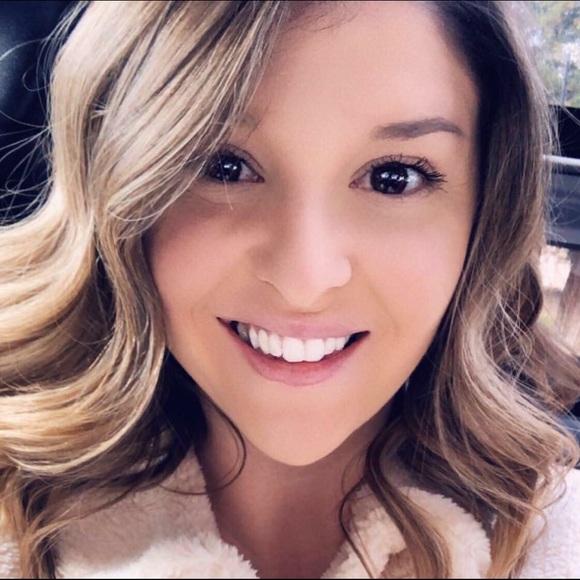 Meet your Posher, Jordyn - Picture 1 of 1